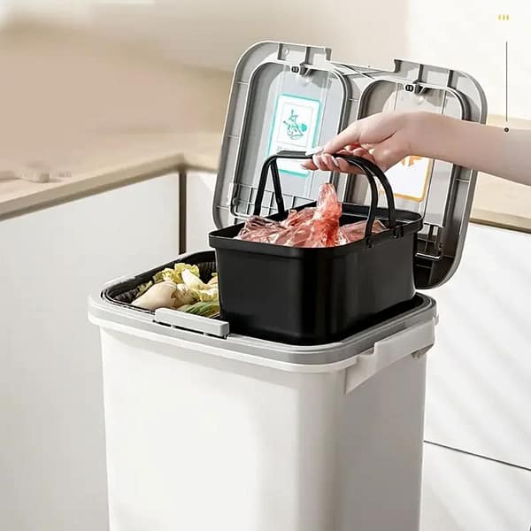34 litters modern trash bin